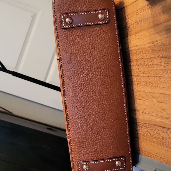 Dooney & Bourke Brown Leather Tote With Vibrant Red Lining & Key Fob - Picture 7 of 7